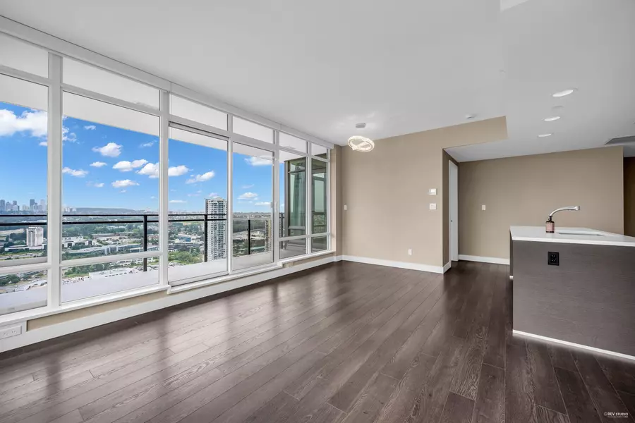2008 Rosser AVE #2807, Burnaby, BC V5C 0H8