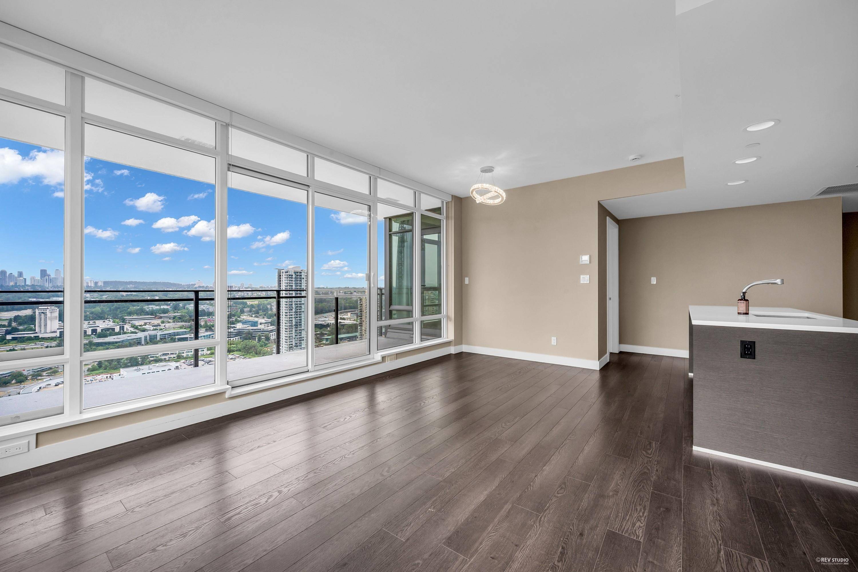 2008 Rosser AVE #2807, Burnaby, BC V5C 0H8