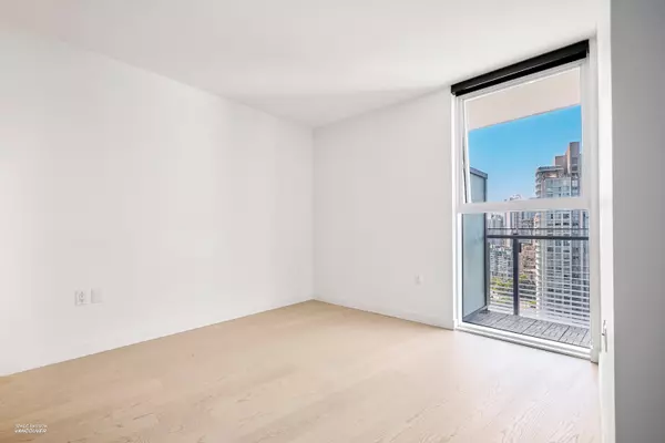 Vancouver, BC V6Z 0E7,89 Nelson ST #2421