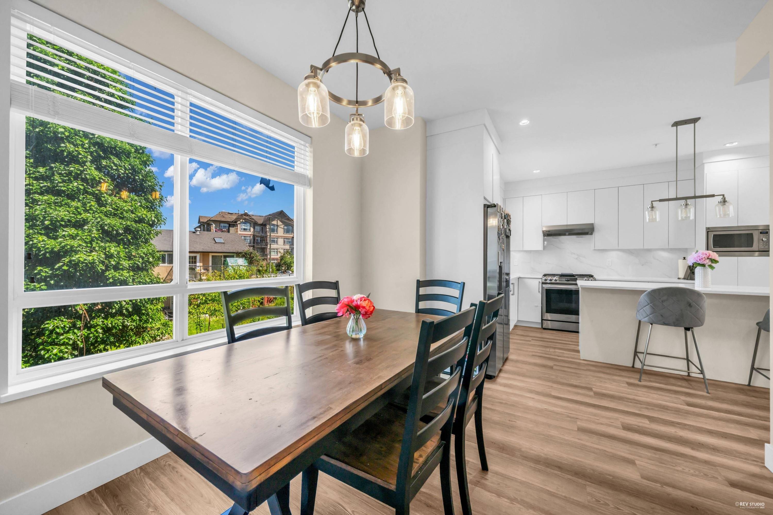 5515 199a ST #27 Langley, BC V3A 1J7