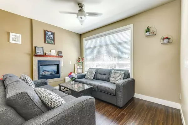 Surrey, BC V3W 1Y7,13987 64 AVE