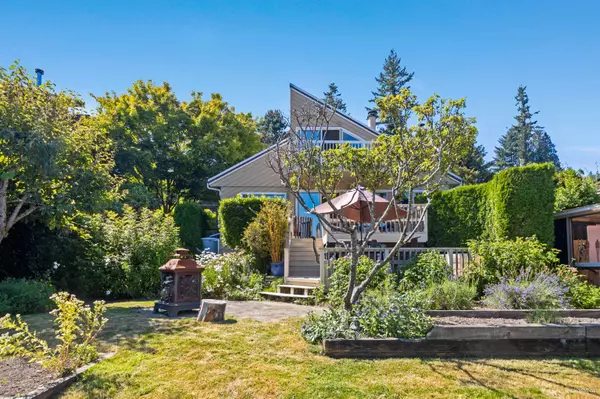 1115 Lenora RD Bowen Island, BC V0N 1G1