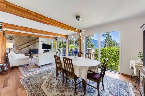 1115 Lenora RD Bowen Island, BC V0N 1G1