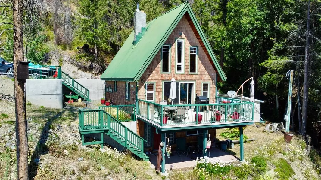 9348 W Gun Lake RD, Pemberton, BC V0K 1P0