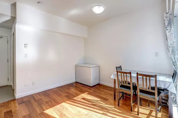 Surrey, BC V3T 0G2,13728 108 AVE #211