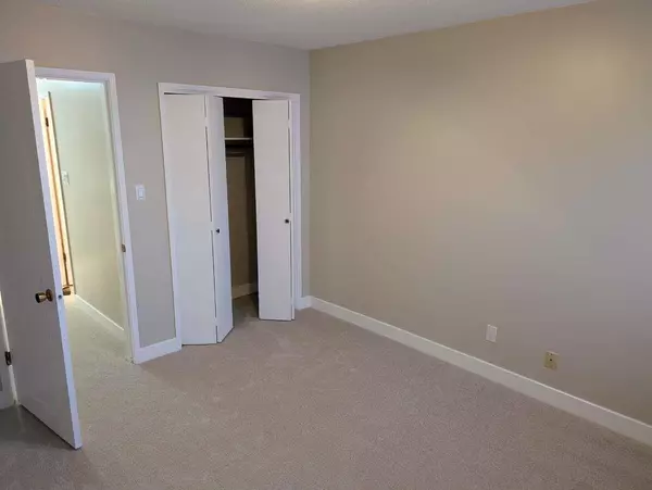 Burnaby, BC V3N 1E1,7428 19th AVE #116
