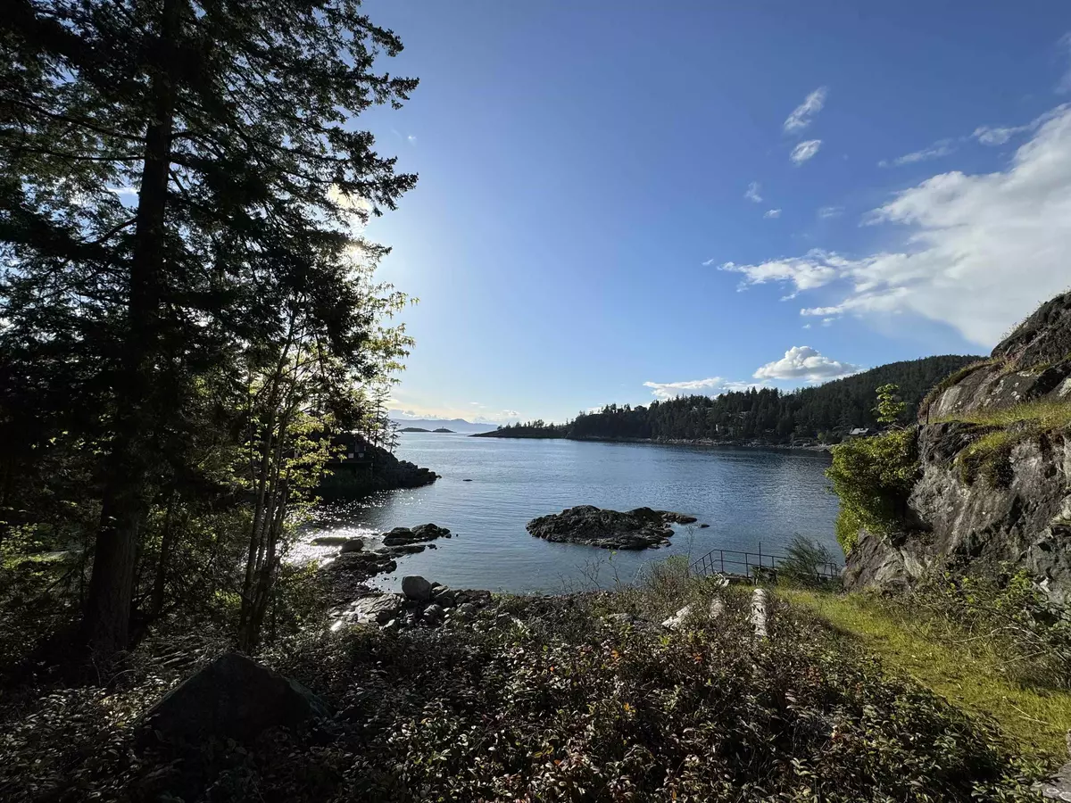 Garden Bay, BC V0N 1S1,13282 Keelson RD