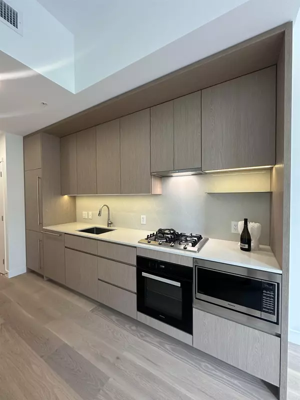 5212 Cambie ST #11X, Vancouver, BC V5Z 2Z7