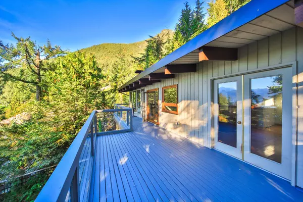 170 Highview PL Lions Bay, BC V0N 2E0