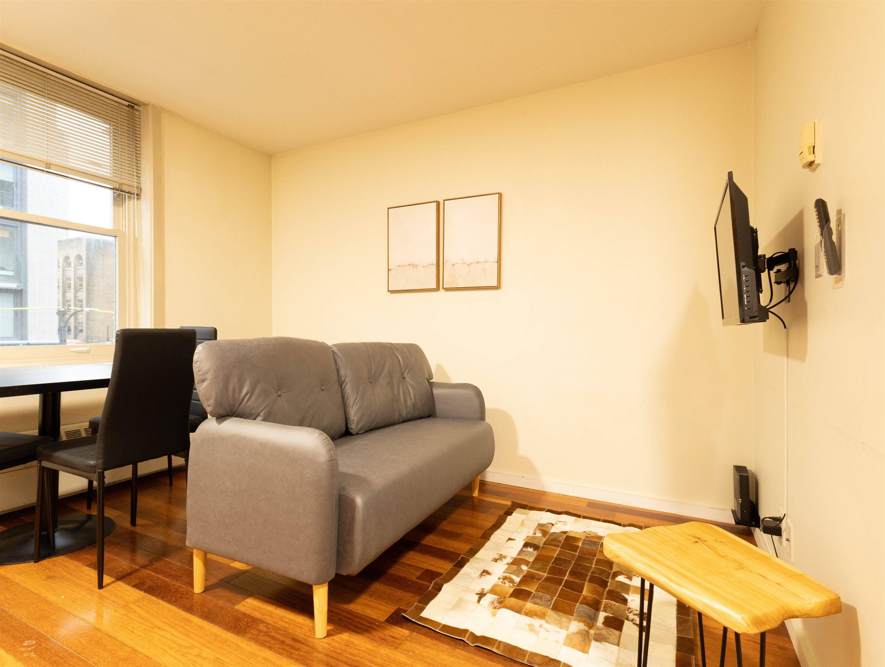 Vancouver, BC V6B 2Z3,440 Richards Street #205