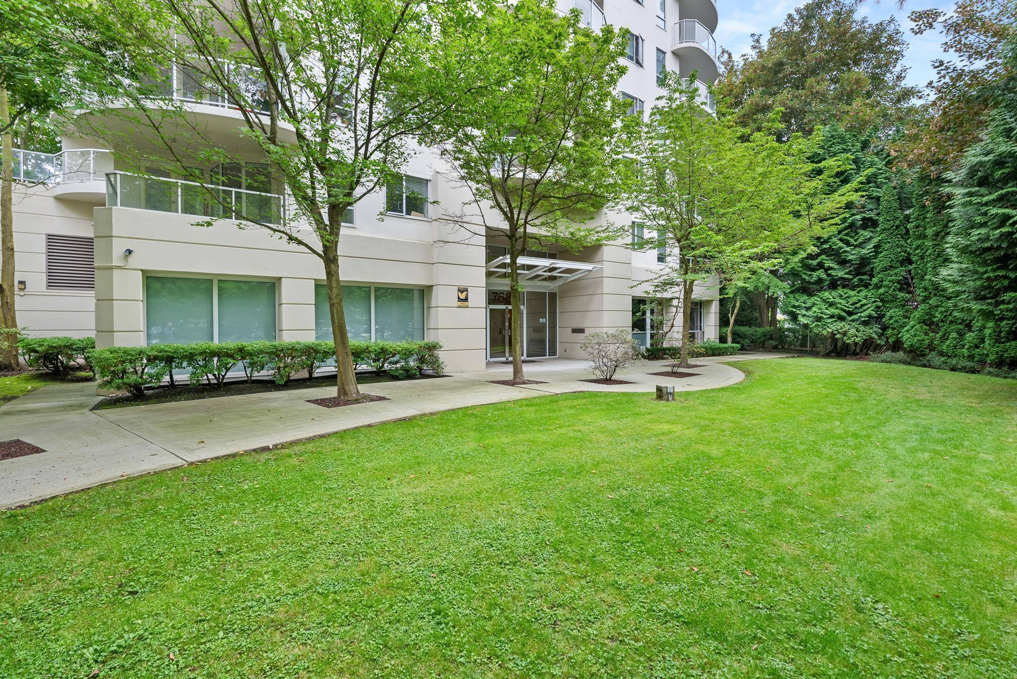 Richmond, BC V6Y 4B9,7680 Granville AVE #405