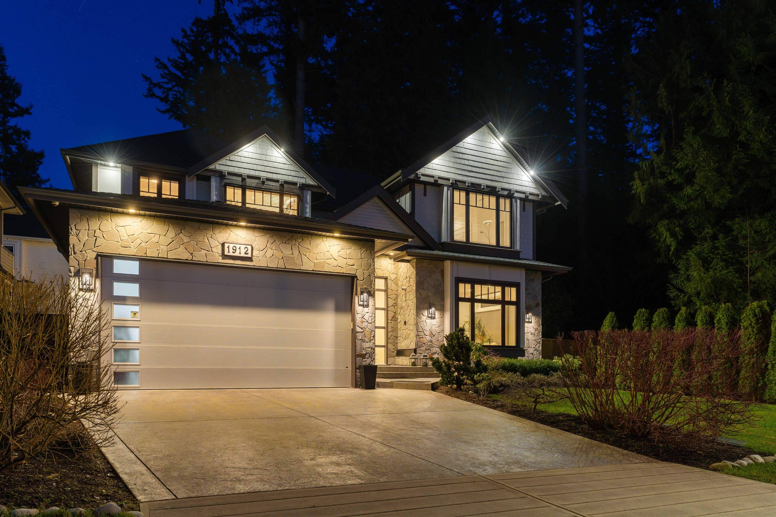 Surrey, BC V4A 9M9,1912 Laronde DR