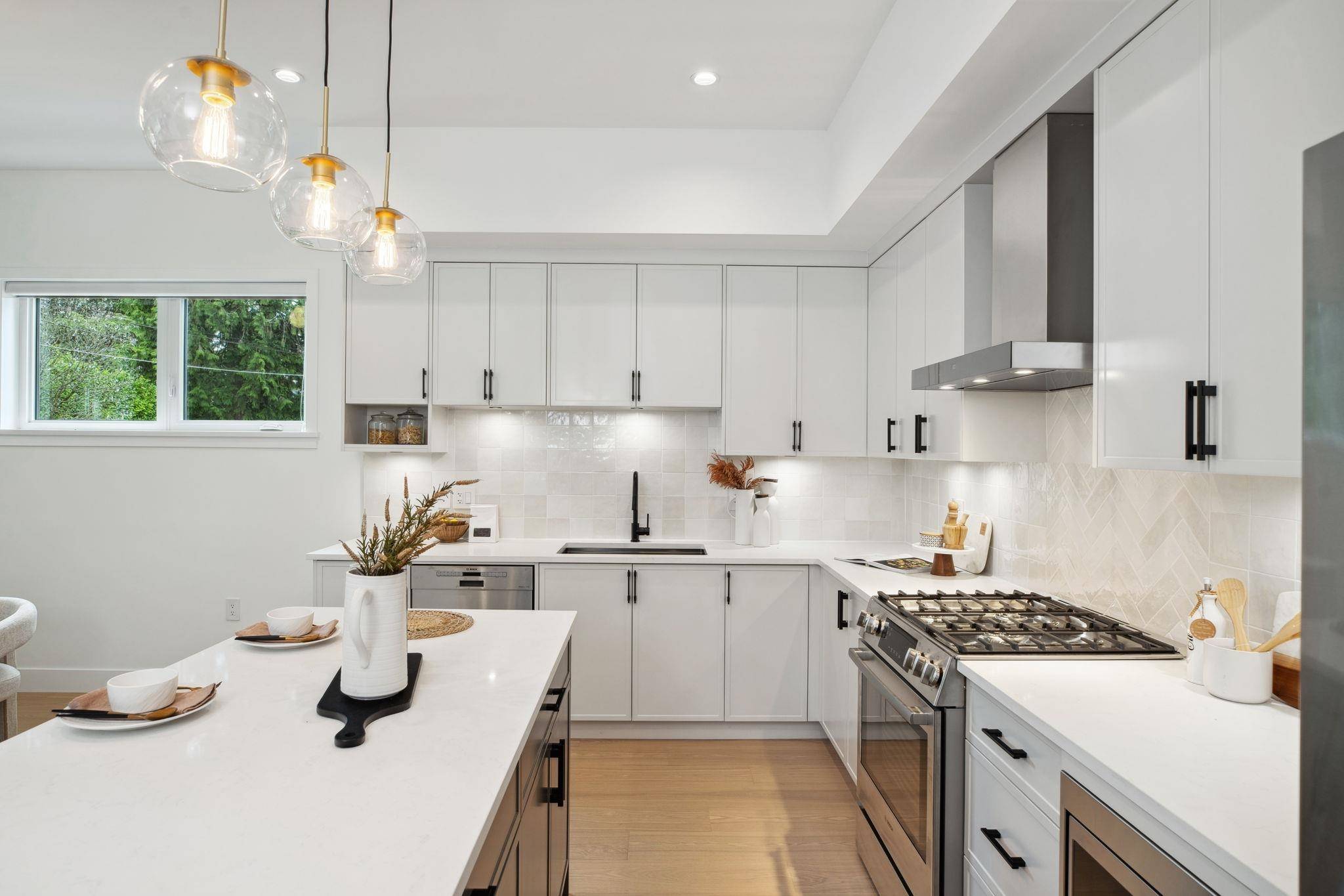 Coquitlam, BC V3J 4C8,692 Florence ST #102