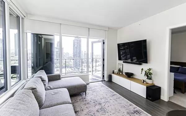 2186 Gilmore AVE #2008 Burnaby, BC V5C 0N7