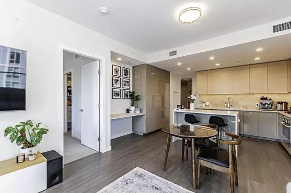 2186 Gilmore AVE #2008 Burnaby, BC V5C 0N7