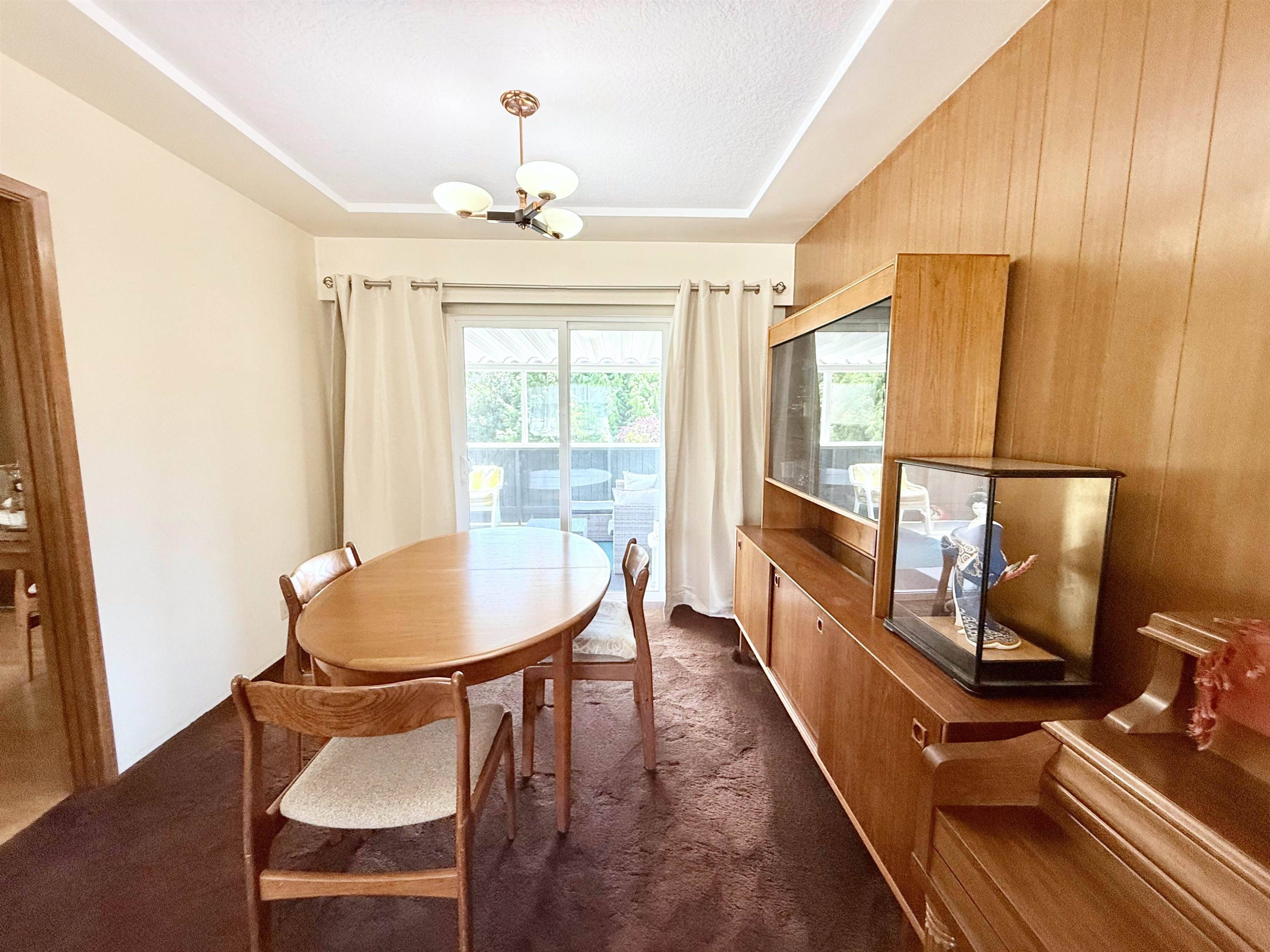 Burnaby, BC V5B 2C4,6960 Napier ST