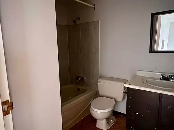 Chilliwack, BC V2P 1T6,45744 Spadina AVE #305