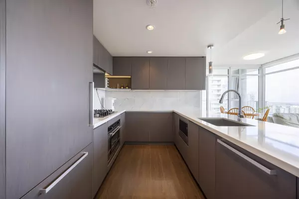 Burnaby, BC V5H 0G5,6538 Nelson AVE #3507