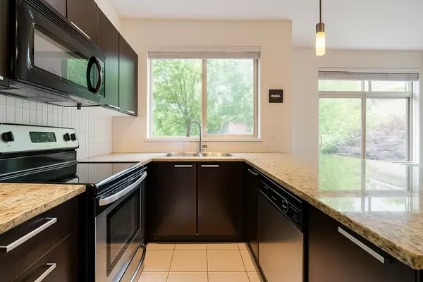 Surrey, BC V3T 0A5,10455 University DR #205