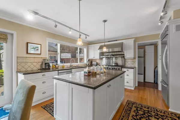 Vancouver, BC V6P 5H4,7215 Wiltshire ST