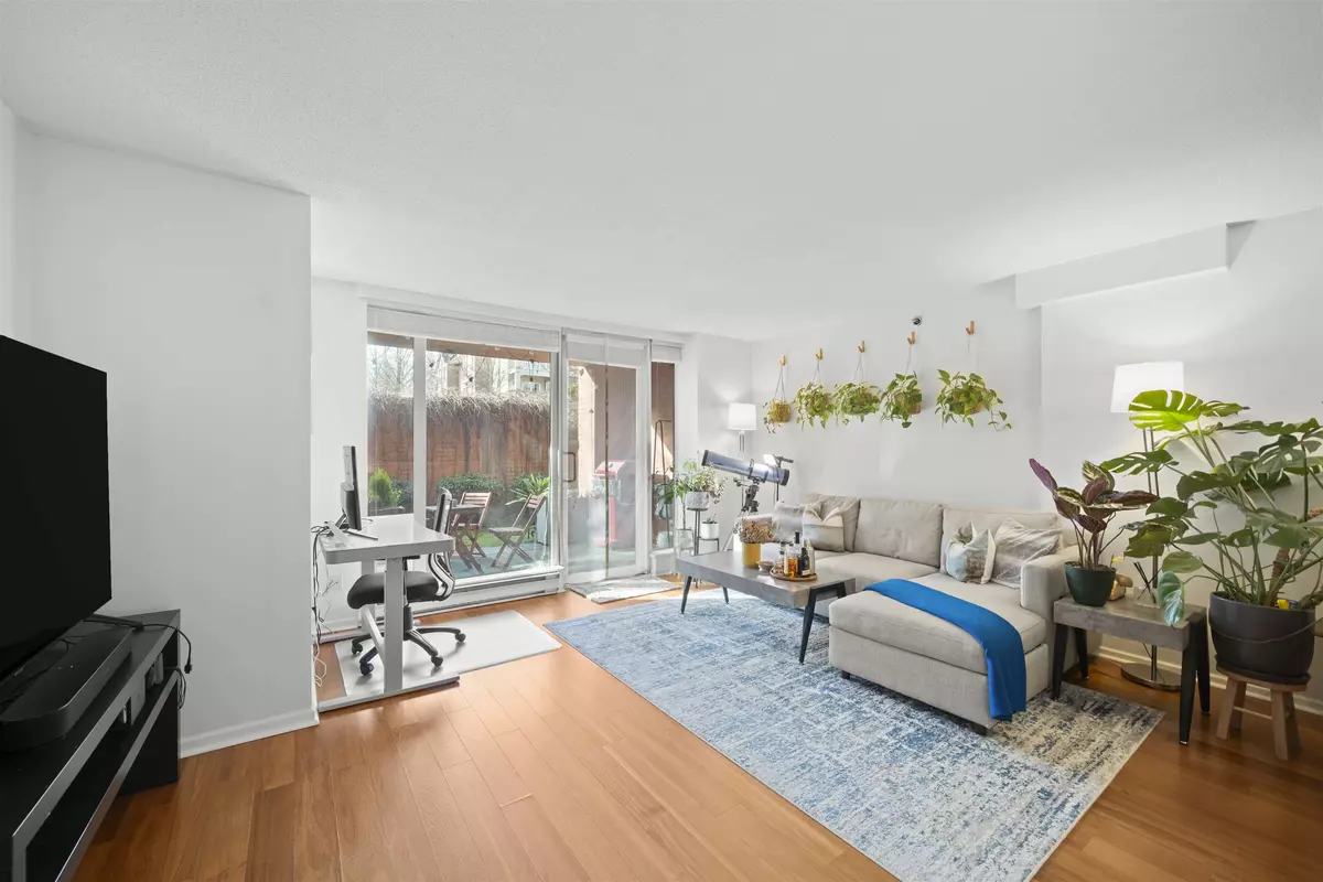 Vancouver, BC V5Z 4N3,503 W 16th AVE #106