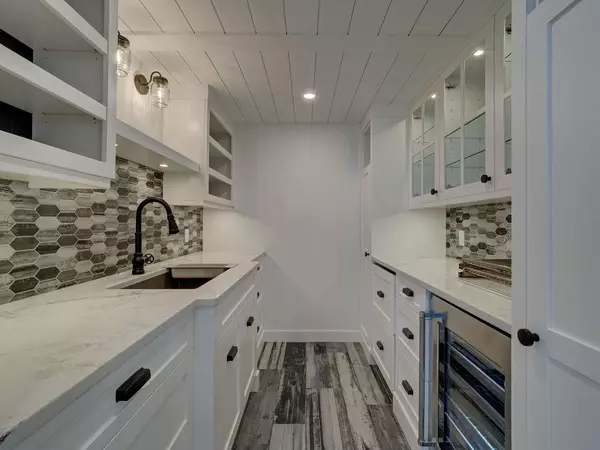 3177 Beach AVE Roberts Creek, BC V0N 2W2