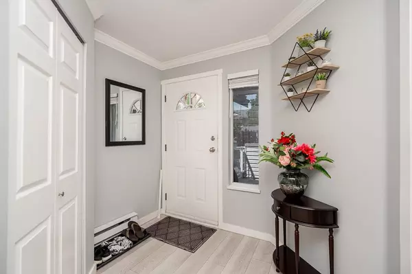 Surrey, BC V4N 0N4,16031 82 AVE #213