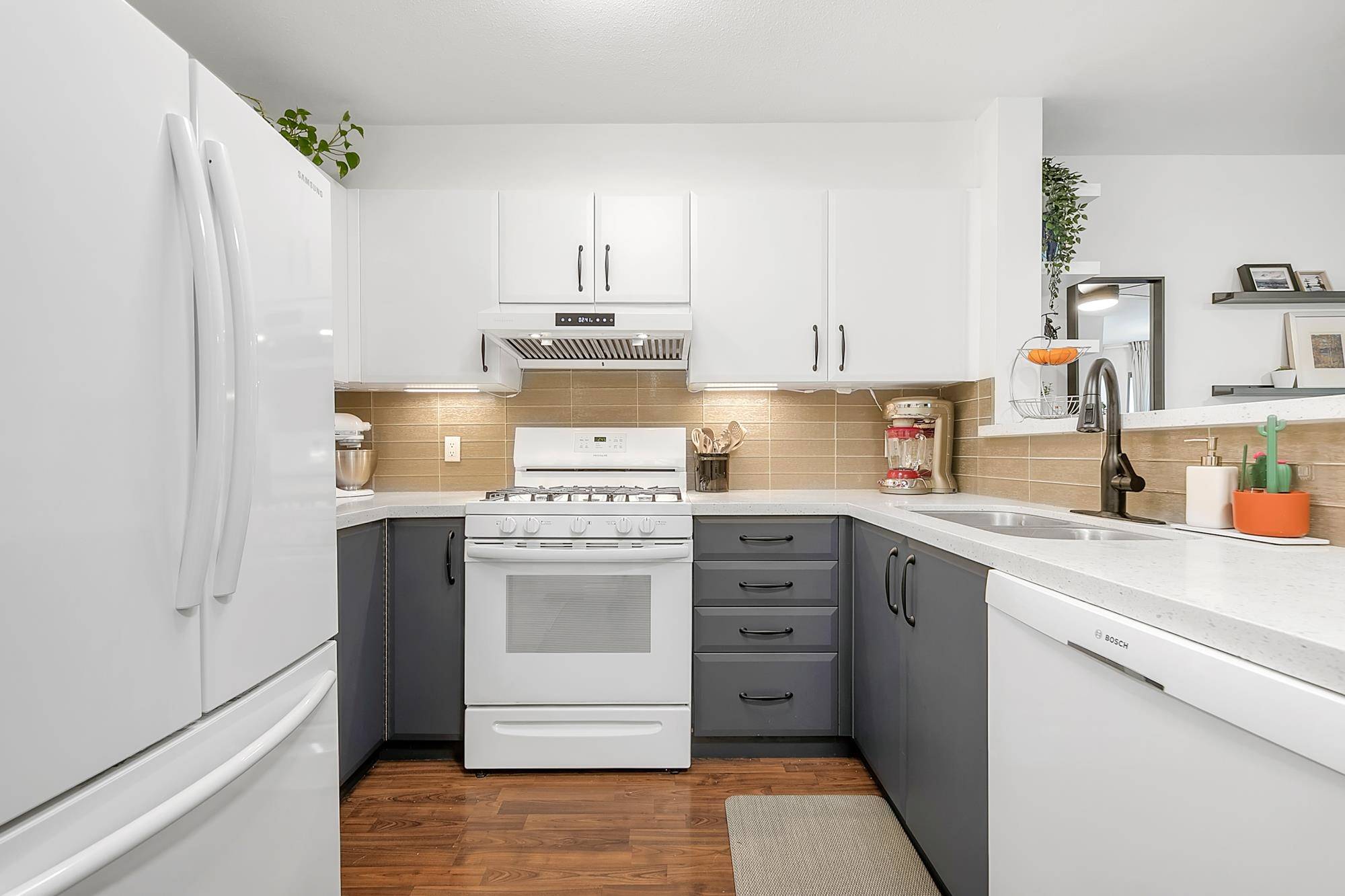 Vancouver, BC V5T 2V4,688 E 16th AVE #109