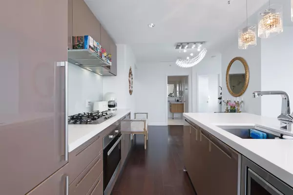 Vancouver, BC V6B 0M6,777 Richards ST #3511