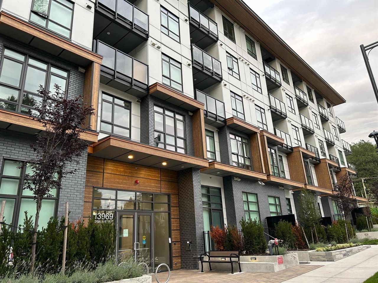 13969 96 AVE #603, Surrey, BC V3T 0S9