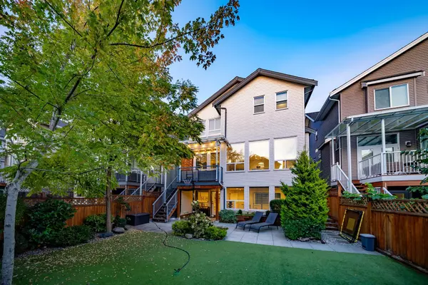 10293 Wynnyk WAY, Maple Ridge, BC V2W 1G3