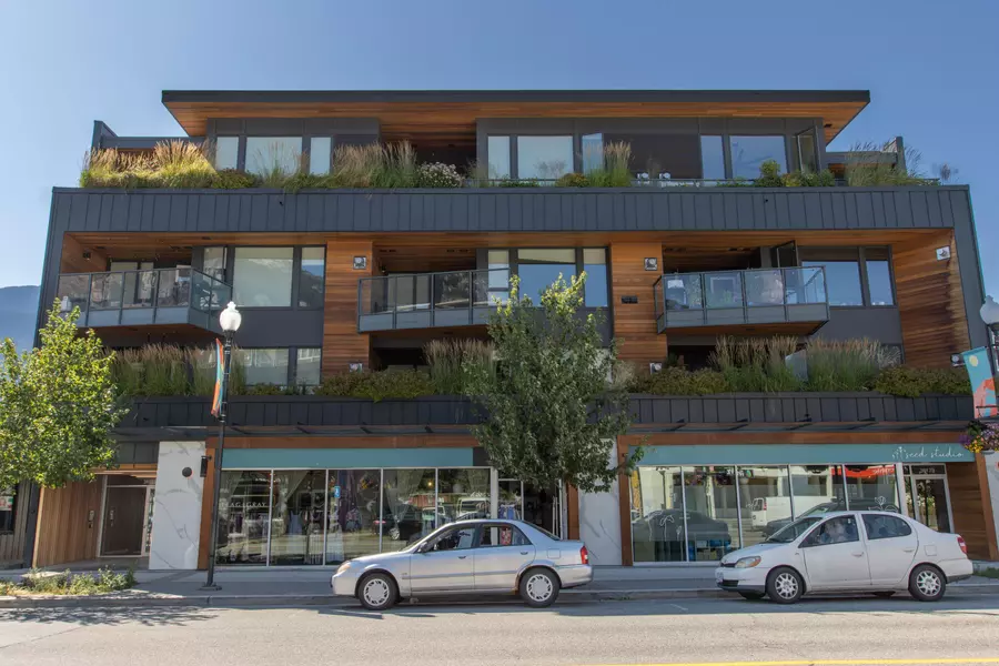 38165 Cleveland AVE #201, Squamish, BC V8B 0P1