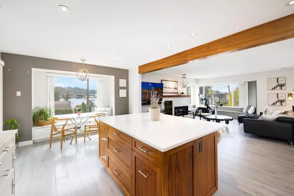 Port Moody, BC V3H 3P3,2 Walton WAY