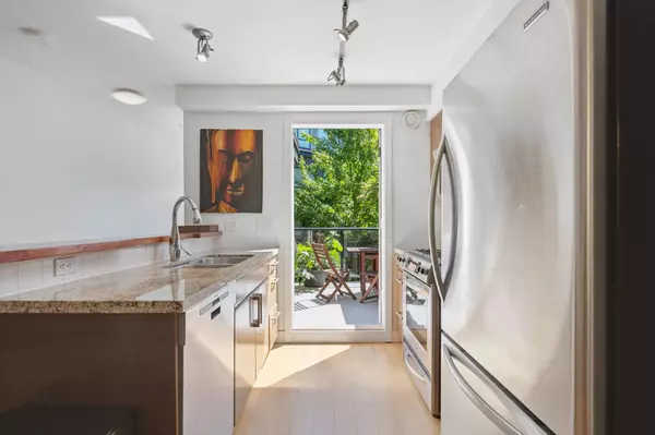 Vancouver, BC V5N 2M6,1855 Stainsbury AVE #104