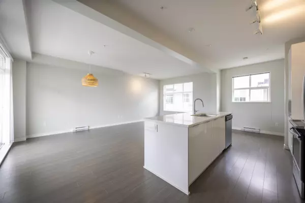 Maple Ridge, BC V2X 4K9,11295 Pazarena PL #2404