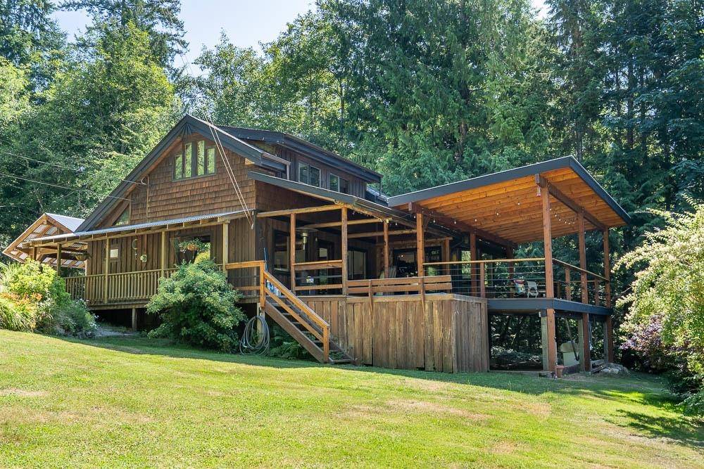 2931 Grauman RD, Roberts Creek, BC V0N 2W1