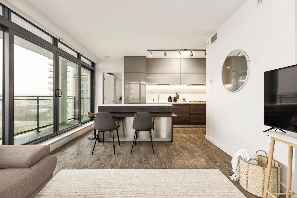 Burnaby, BC V5C 0K2,2378 Alpha AVE #1603