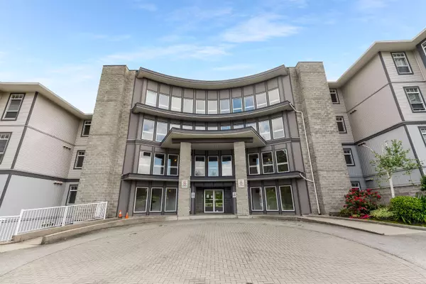 13277 108 AVE #321, Surrey, BC V3T 0A9