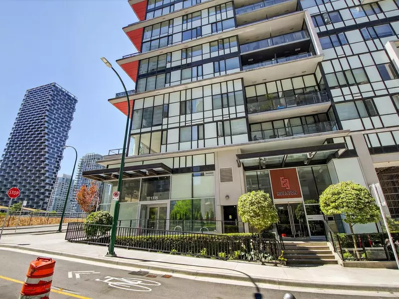 1325 Rolston ST #1212, Vancouver, BC V6B 0M2