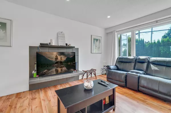 Surrey, BC V4A 4T1,1728 156 ST