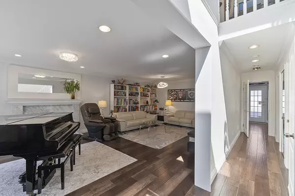 Vancouver, BC V6P 1Z1,1563 W 59th AVE