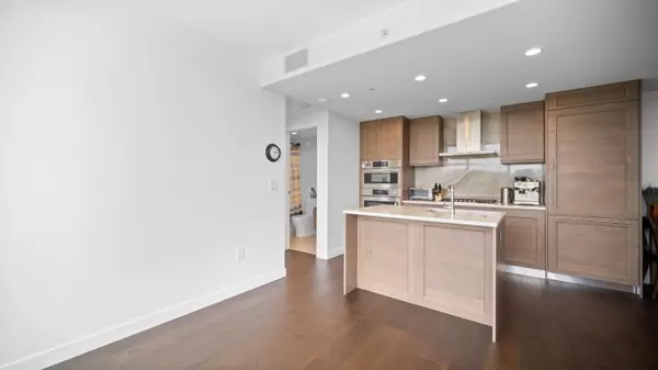 5629 Birney AVE #602 Vancouver, BC V6S 0L5