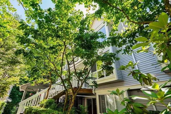1075 Lynn Valley RD #5, North Vancouver, BC V7J 1Z6
