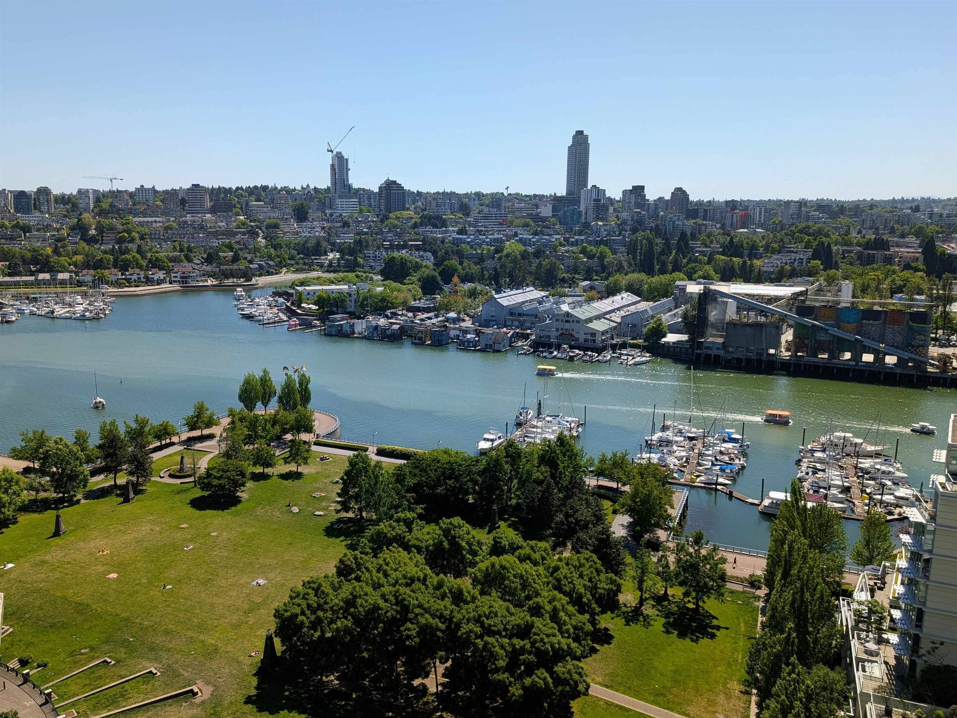583 Beach CRES #2202, Vancouver, BC V6Z 3E6