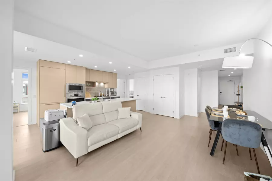 8888 Osler ST #301, Vancouver, BC V6P 4G2