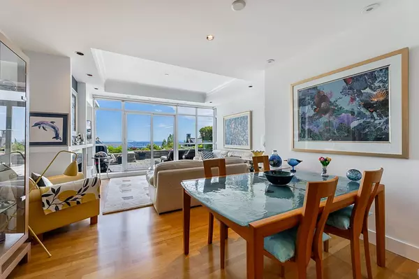 2210 Chippendale RD #103, West Vancouver, BC V7S 3J4