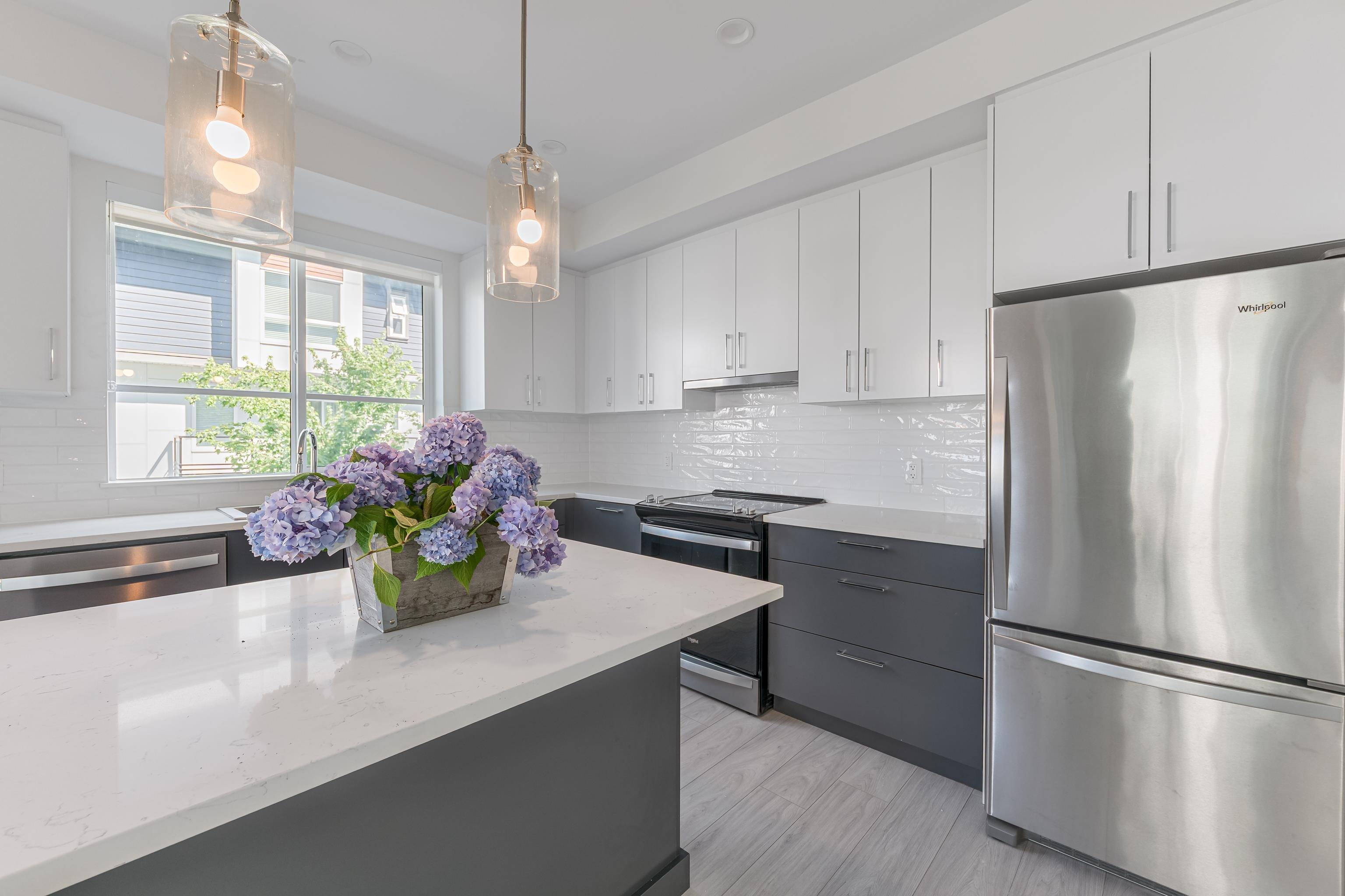 20834 80 AVE #A218, Langley, BC V2Y 3M4