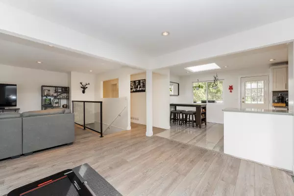 Port Coquitlam, BC V3B 4Z1,3668 Kennedy ST