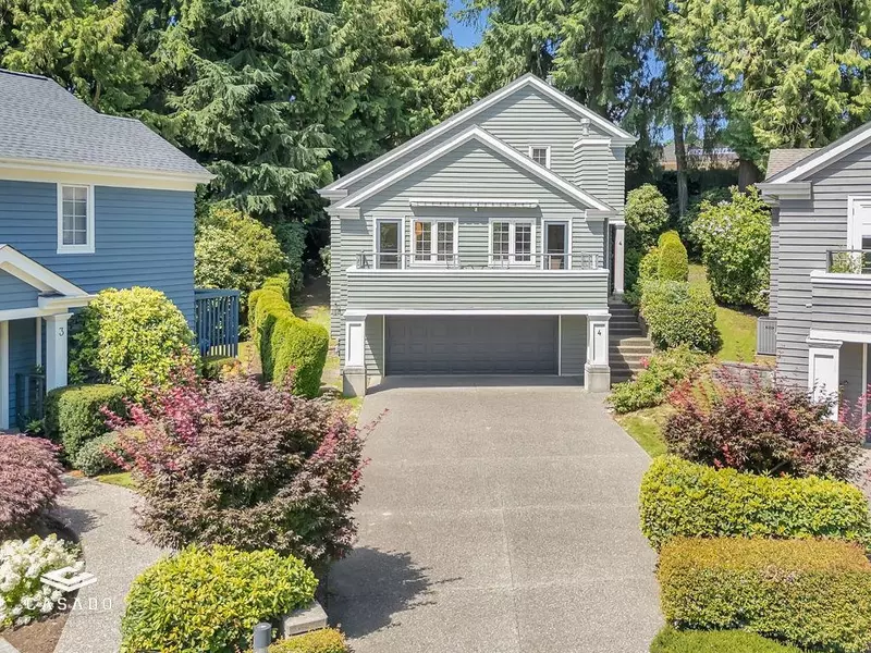 725 Rochester AVE #4, Coquitlam, BC V3K 2V9