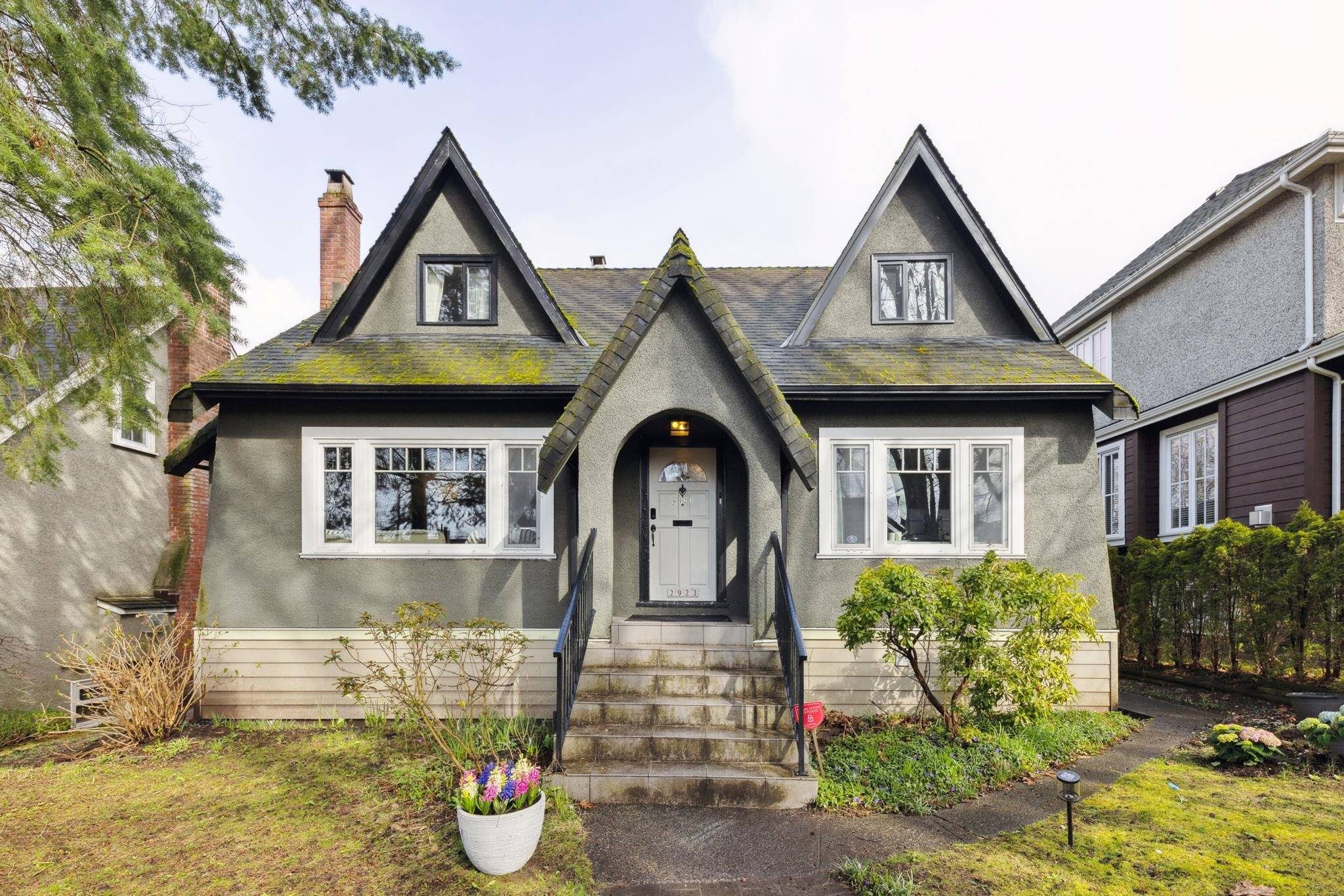 2923 W 32nd AVE, Vancouver, BC V6L 2B8